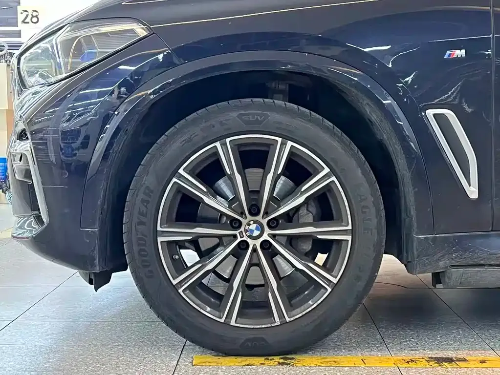 BMW X5 — фото 7