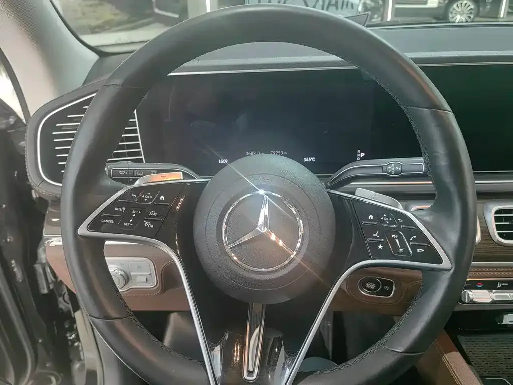 Mercedes-Benz GLE — фото 6