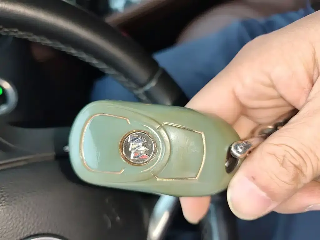 Buick Envision Plus — фото 9
