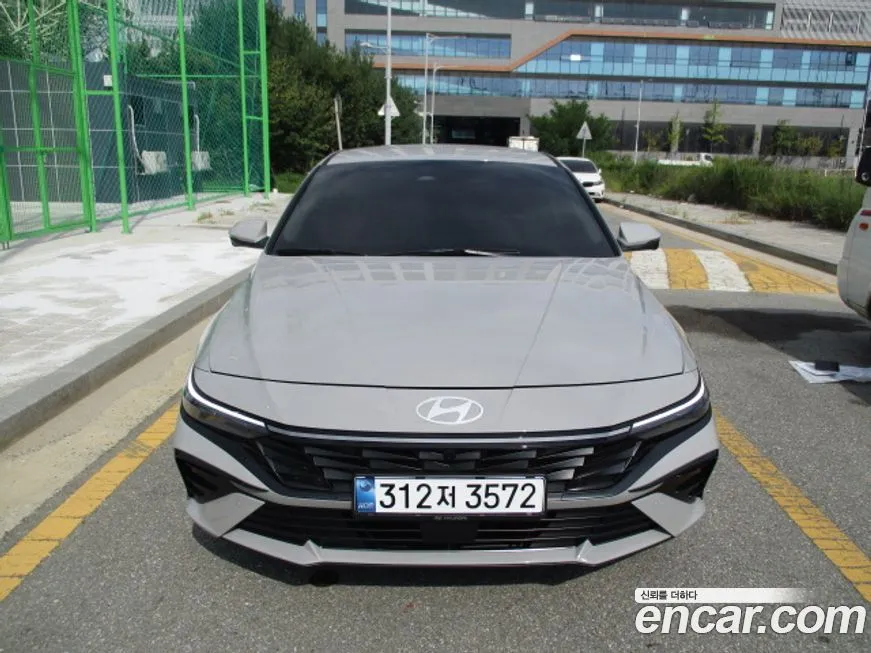Hyundai AVANTE — фото 1