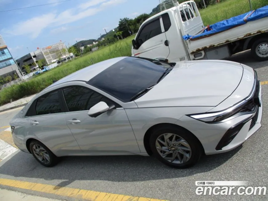 Hyundai AVANTE — фото 3