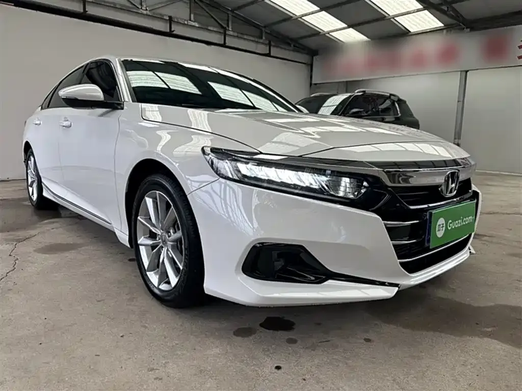 Honda Accord — фото 10