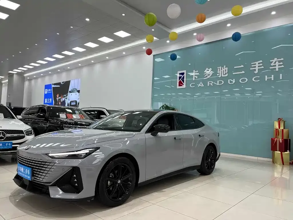 Changan UNI-V — фото 1