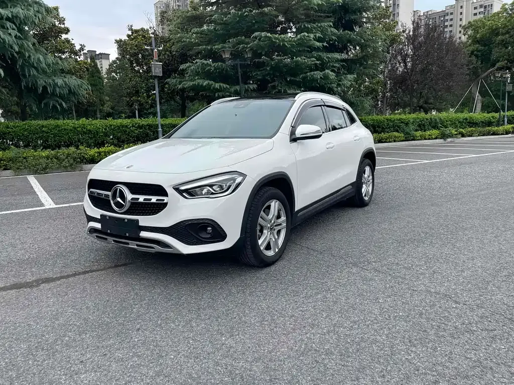 Mercedes-Benz GLA — фото 1