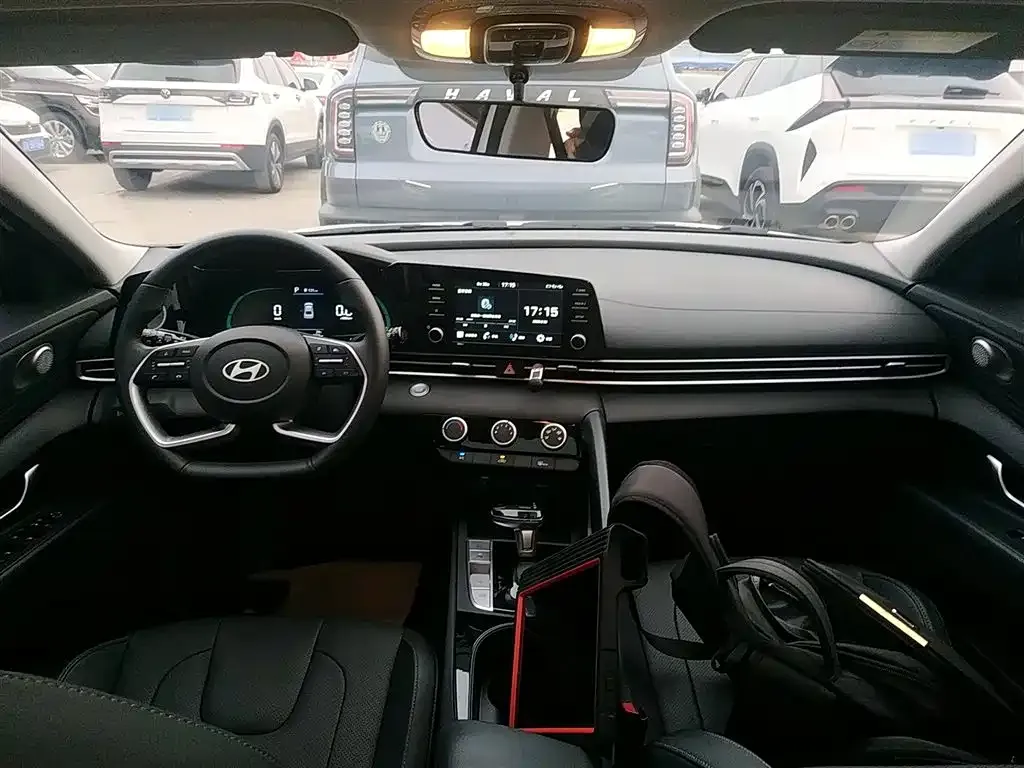 Hyundai Elantra — фото 10