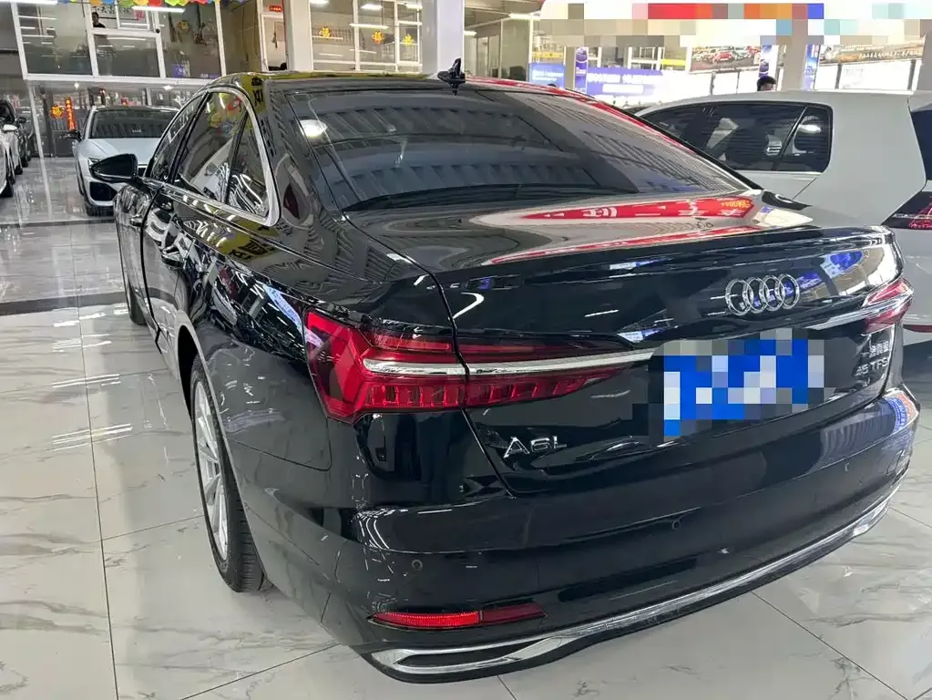 Audi A6L — фото 9