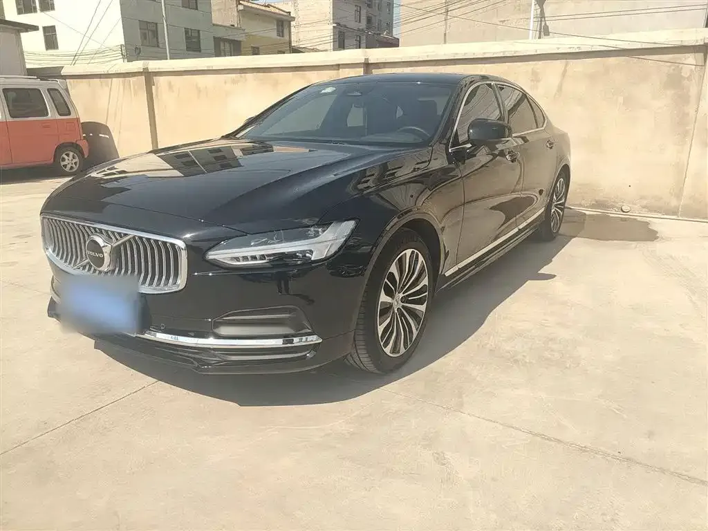 Volvo S90 — фото 1
