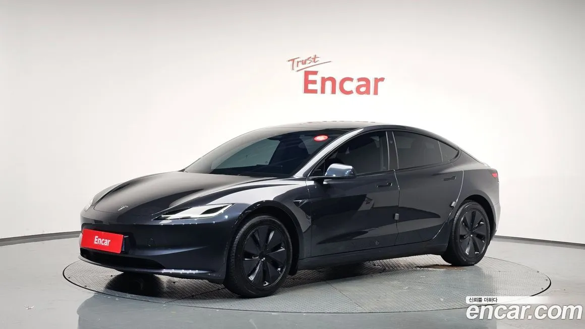 Tesla Model 3 — фото 1