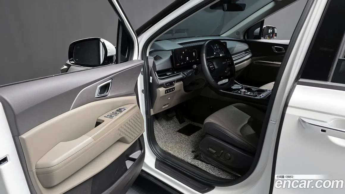Kia Carnival — фото 10