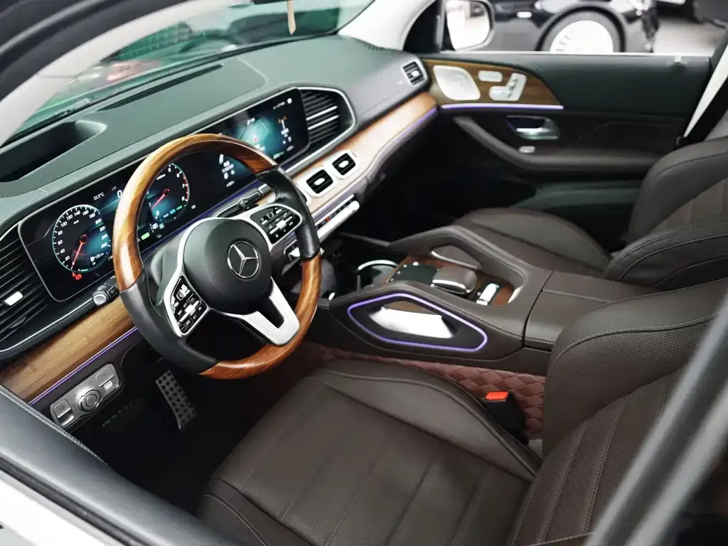 Mercedes-Benz GLS — фото 4