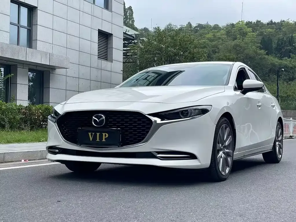 Mazda 3 Axela — фото 1