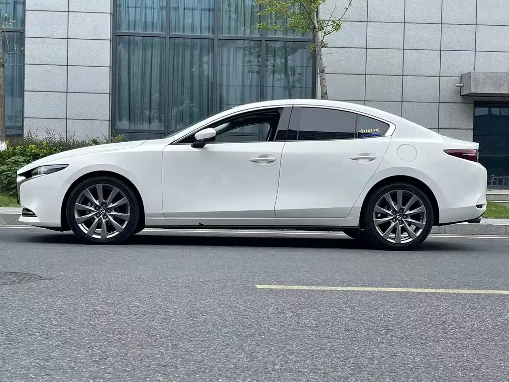 Mazda 3 Axela — фото 6