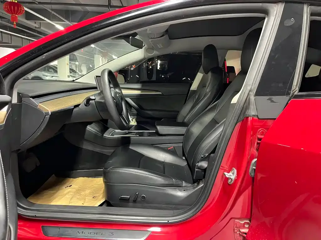 Tesla Model 3 — фото 4