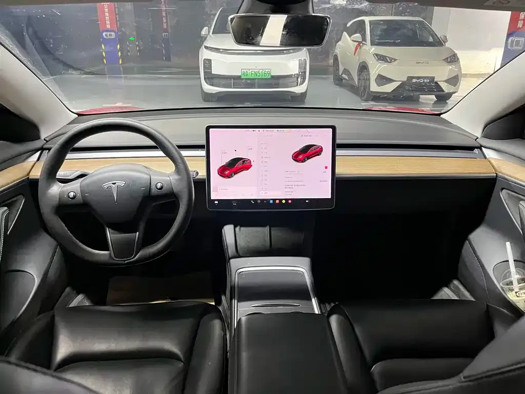 Tesla Model 3 — фото 6
