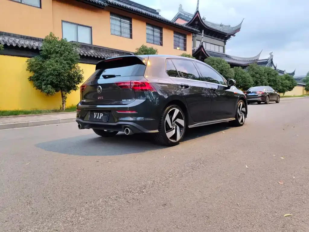 Volkswagen Golf GTI — фото 6