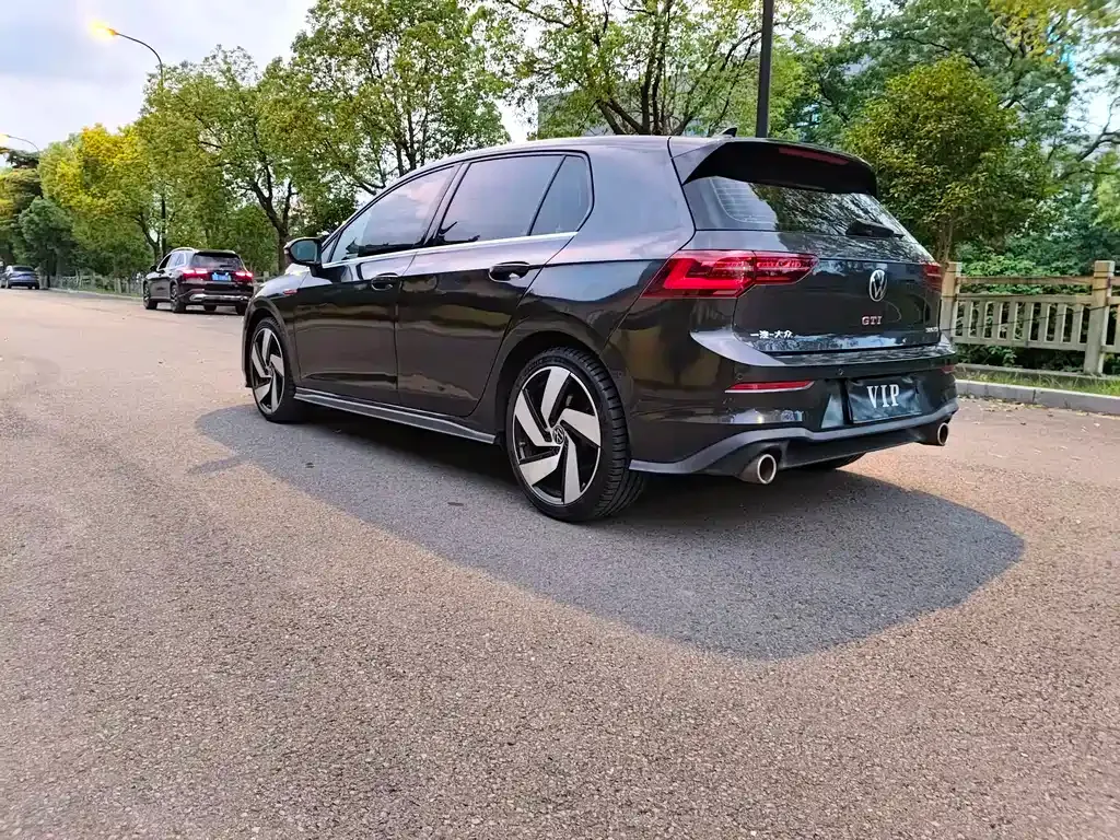 Volkswagen Golf GTI — фото 8