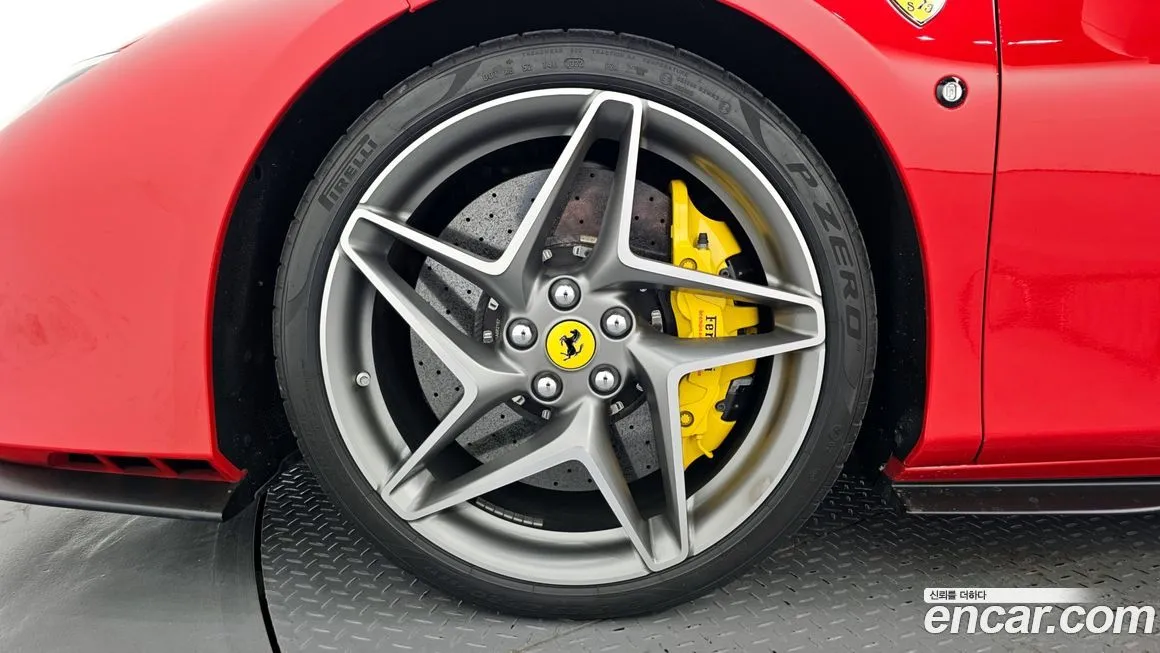 Ferrari F8 — фото 5