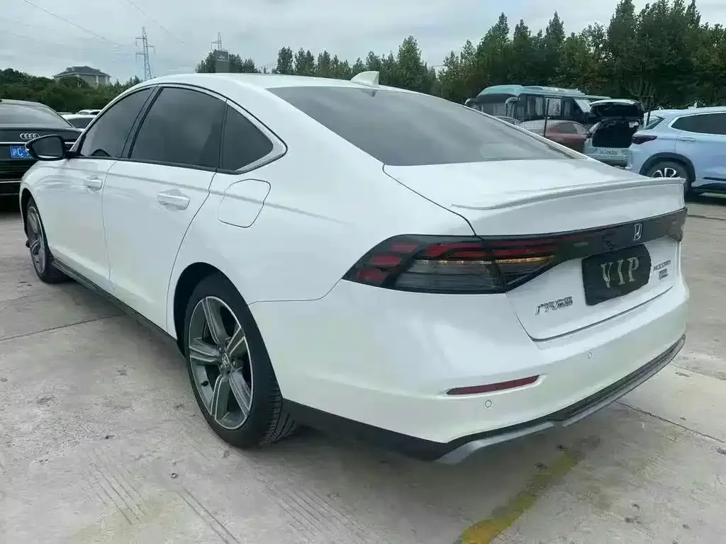 Honda Accord — фото 5