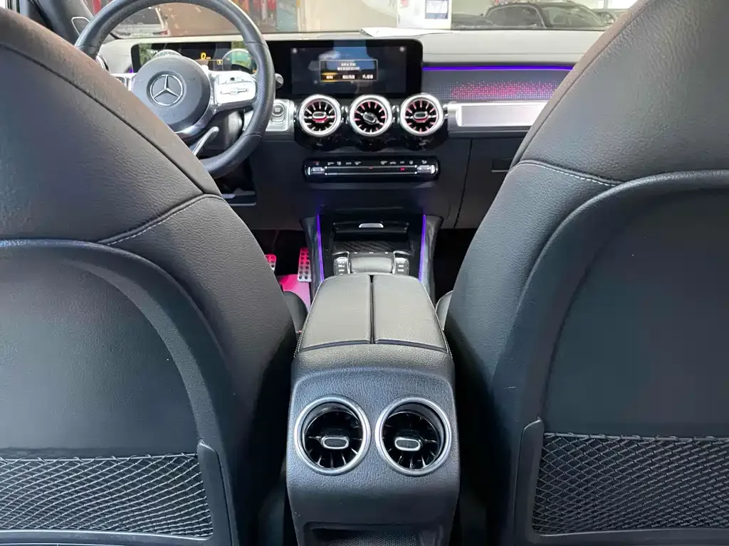 Mercedes-Benz EQB — фото 10