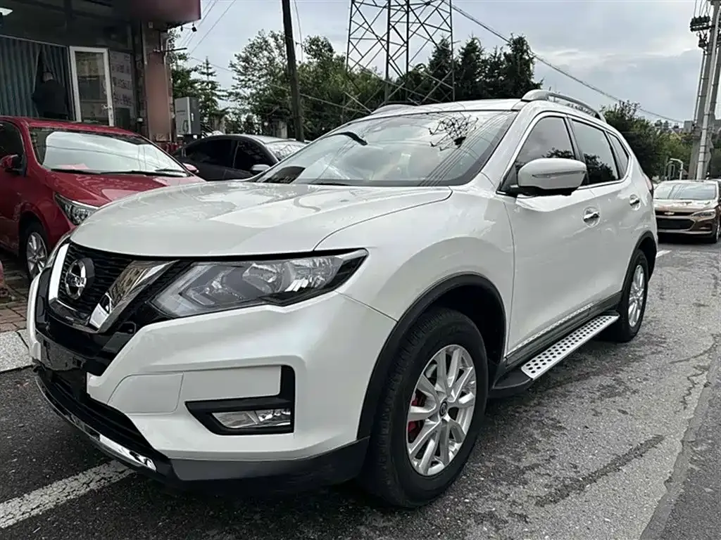 Nissan X-Trail — фото 1