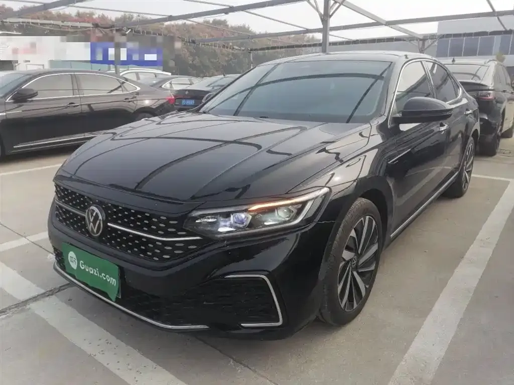 Volkswagen Passat — фото 1