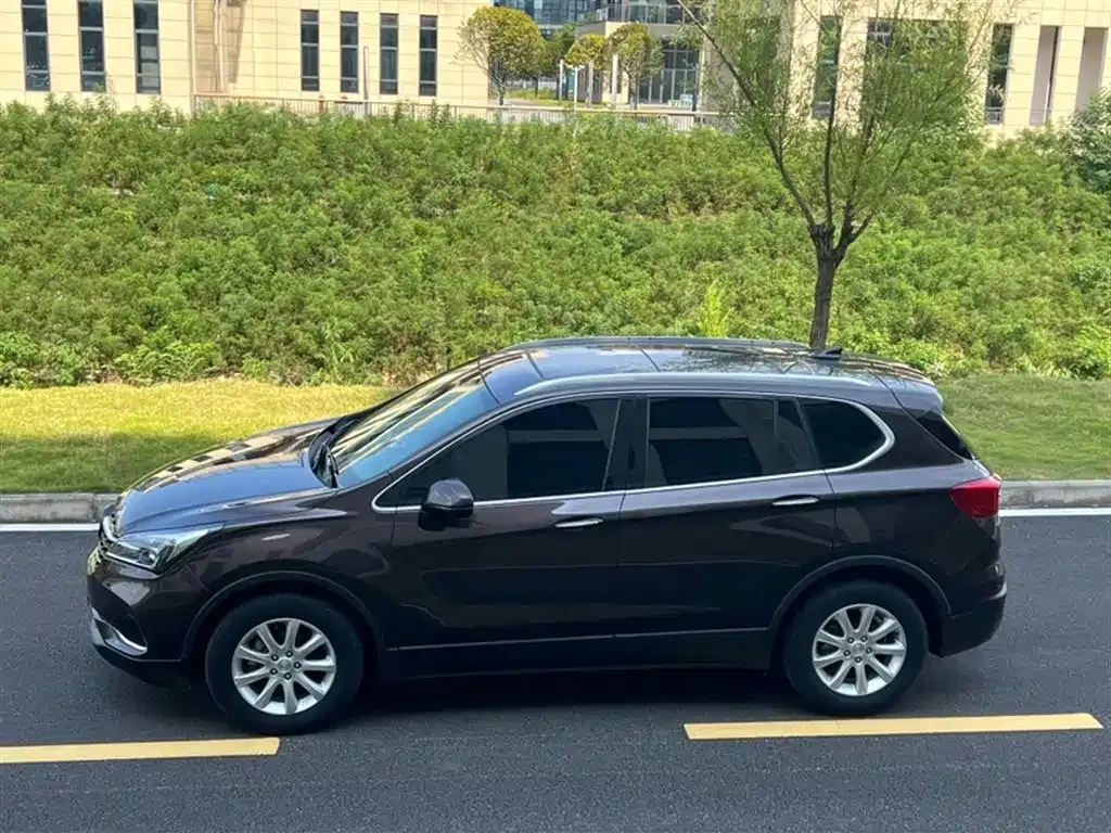 Buick Envision Plus — фото 5