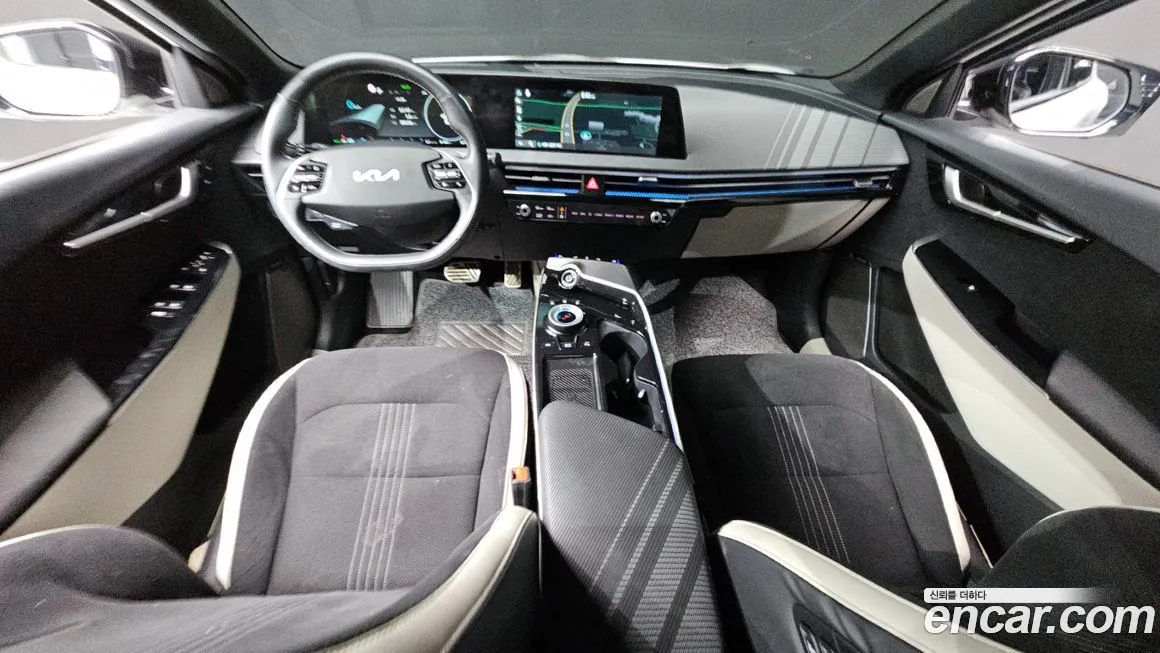 Kia EV6 — фото 7