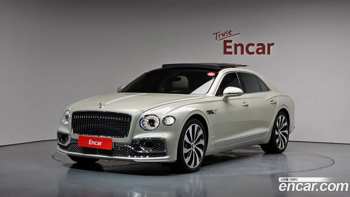 Bentley Flying Spur — фото 1