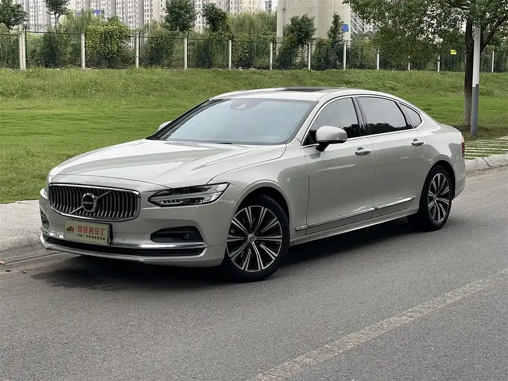 Volvo S90 — фото 1