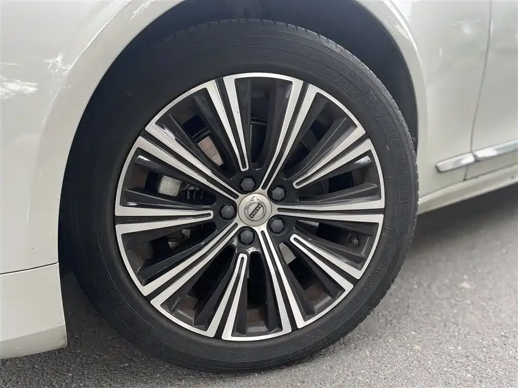 Volvo S90 — фото 8