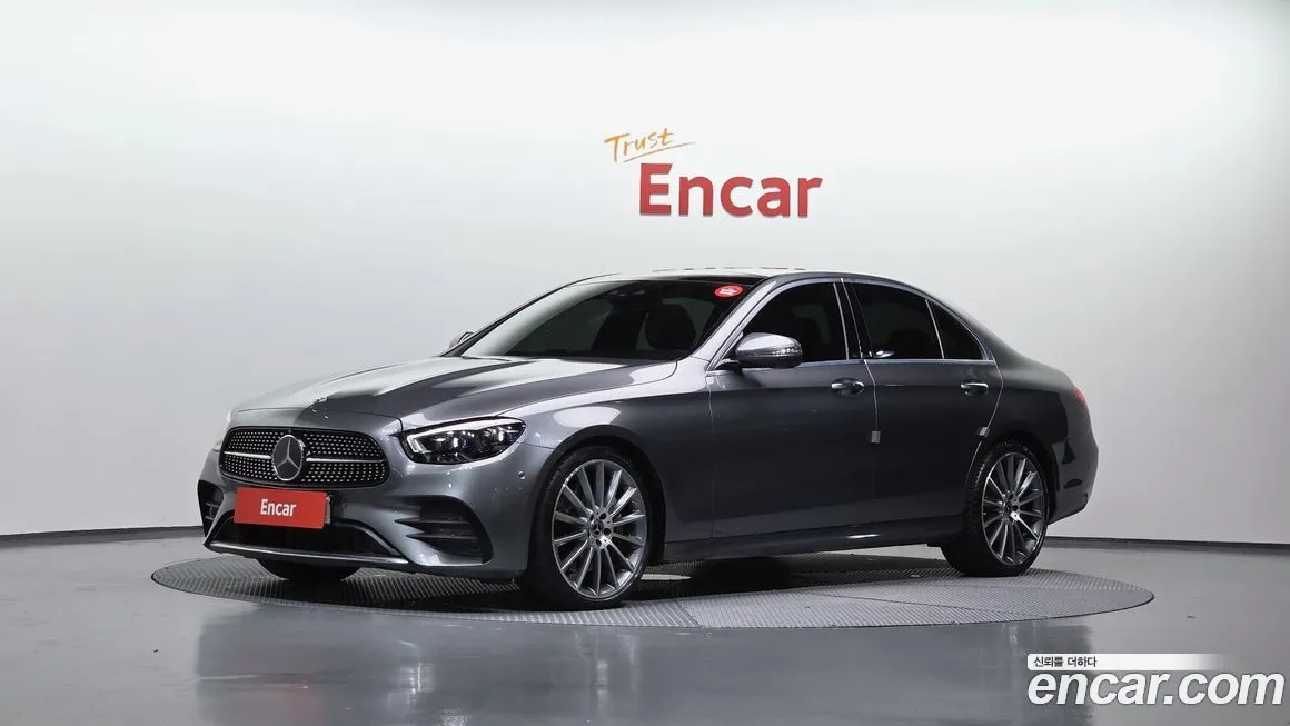 Mercedes-Benz E-Class — фото 1