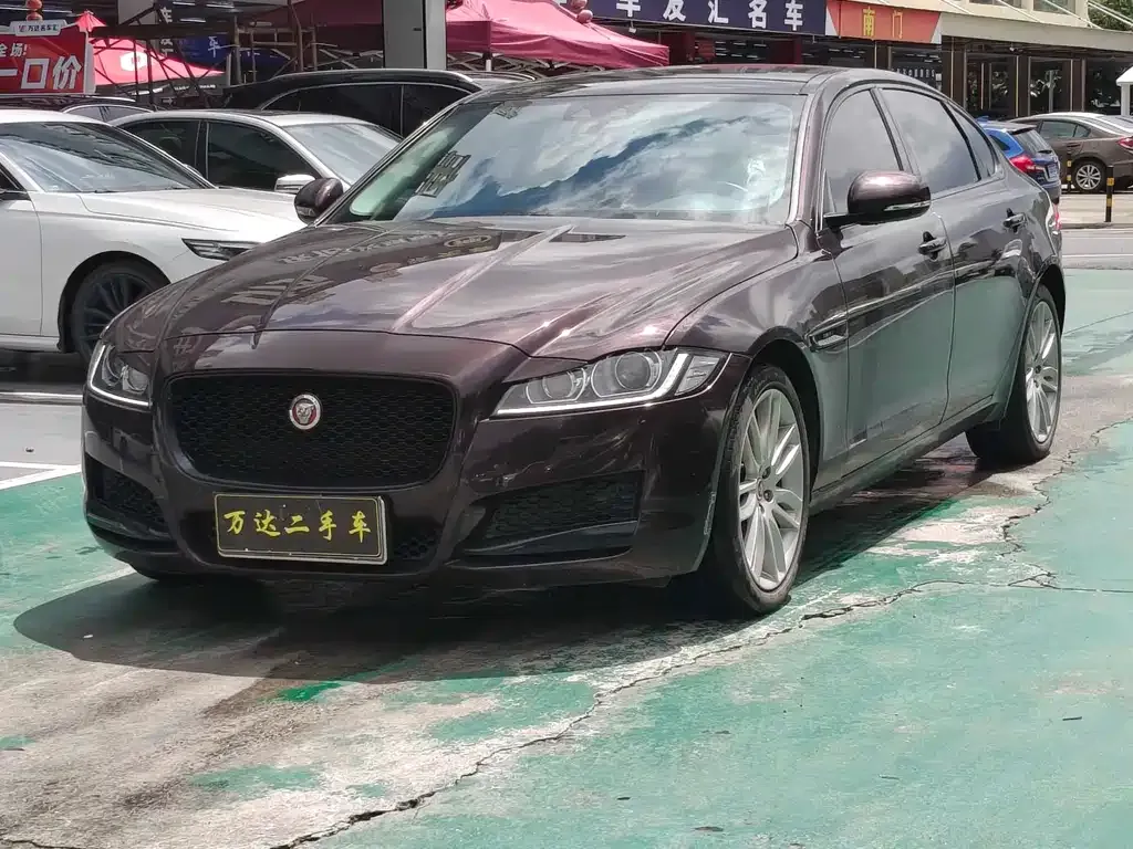 Jaguar XFL — фото 1