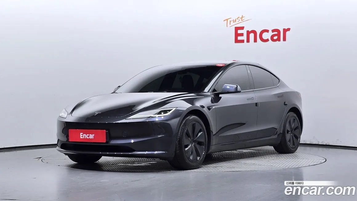 Tesla Model 3 — фото 1