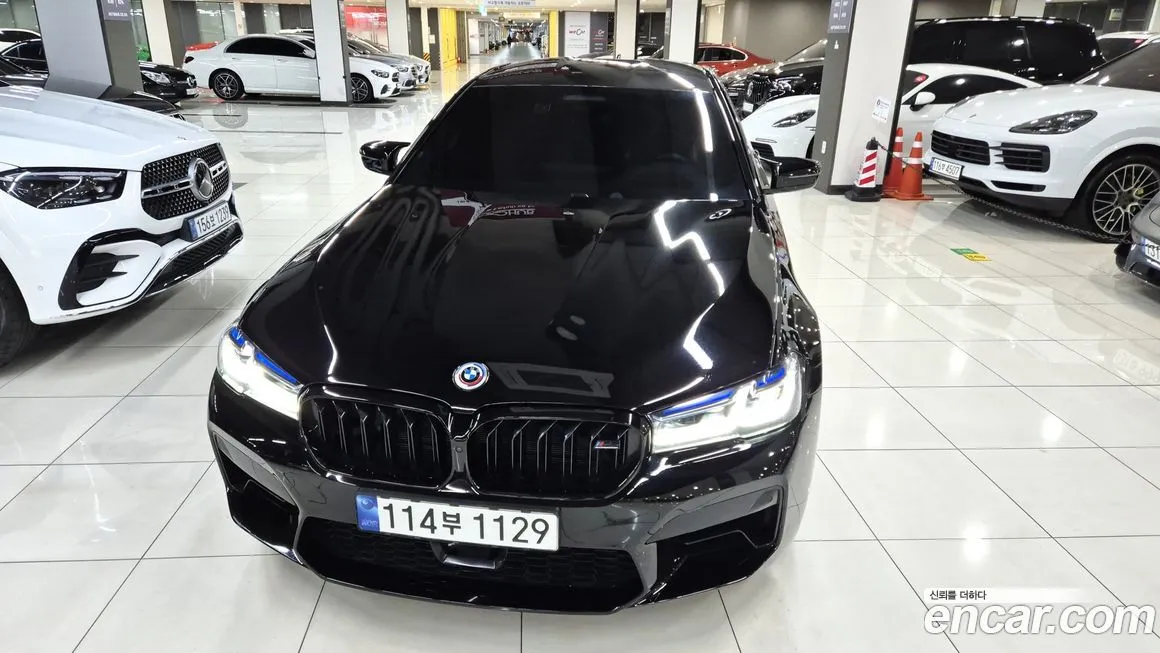 BMW M5 — фото 1