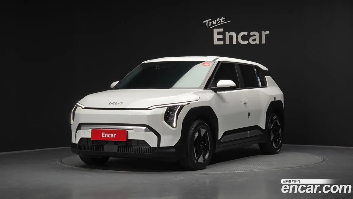 Kia EV3 — фото 1