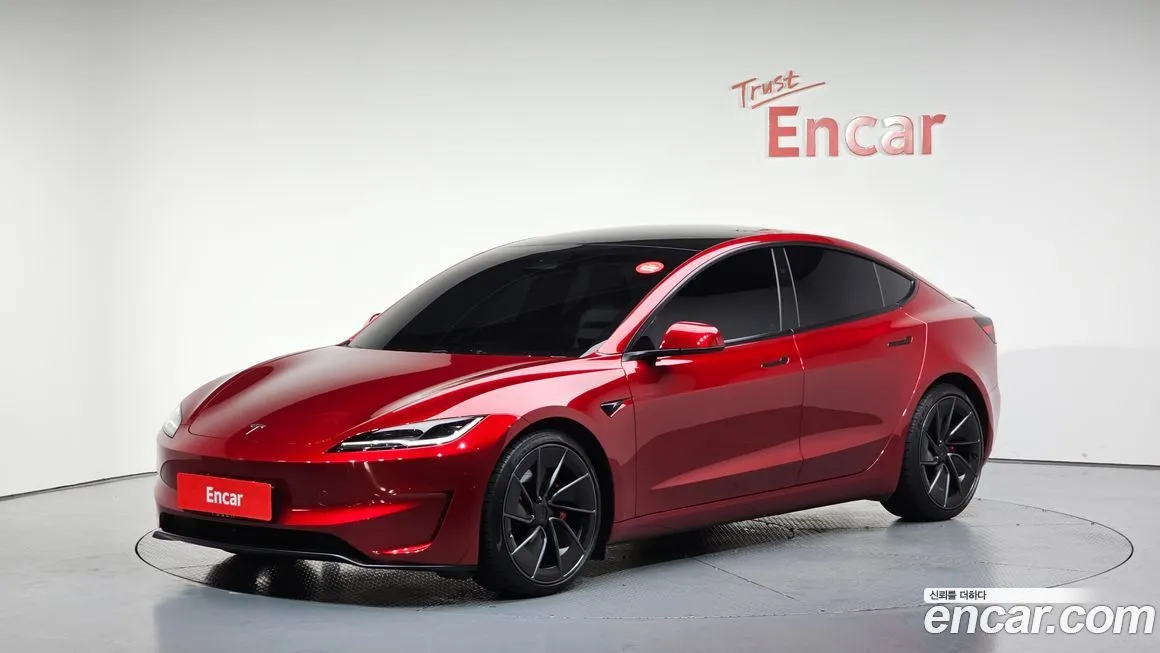 Tesla Model 3 — фото 1