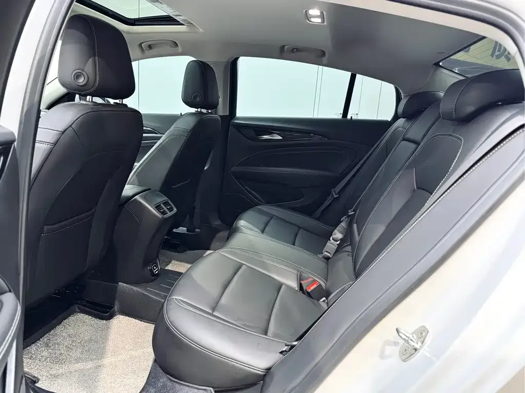 Buick Regal — фото 10