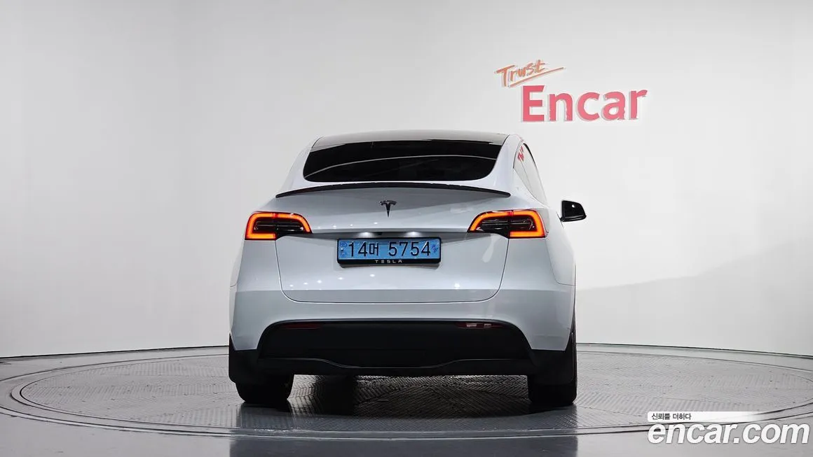 Tesla Model Y — фото 4
