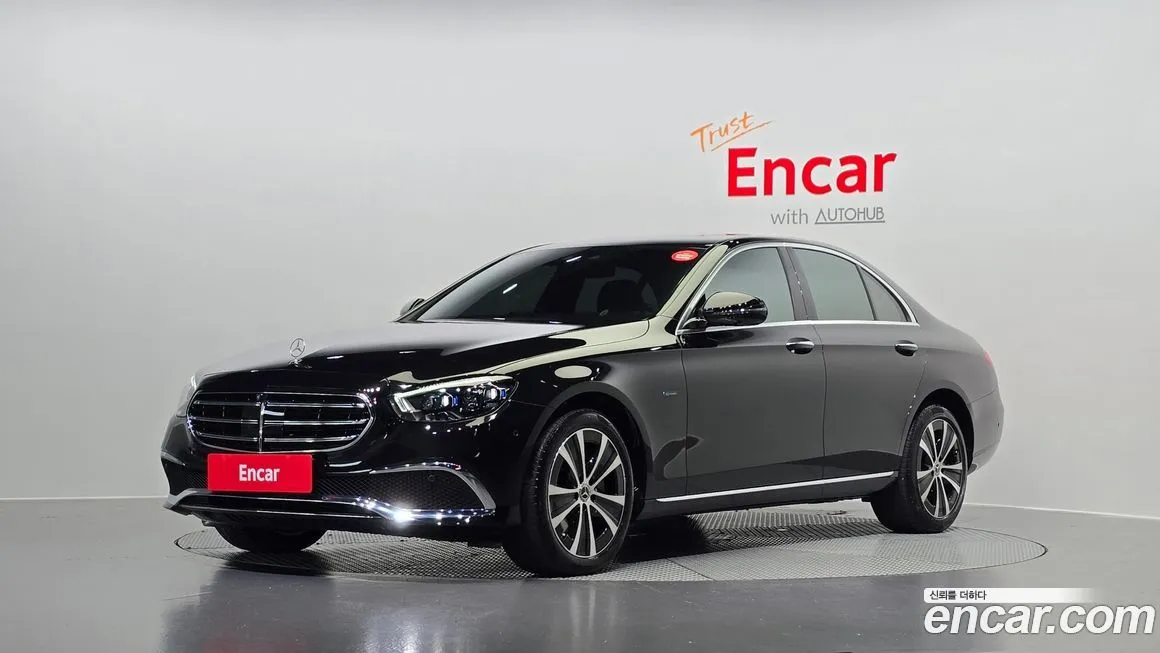 Mercedes-Benz E-Class — фото 1