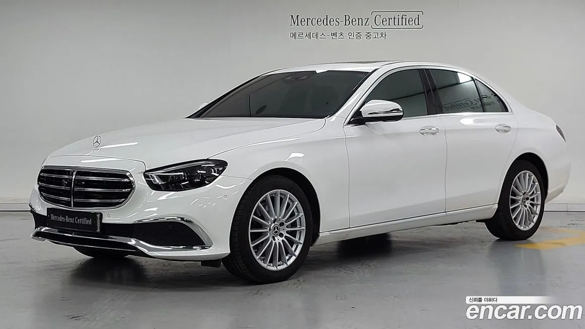 Mercedes-Benz E-Class — фото 1
