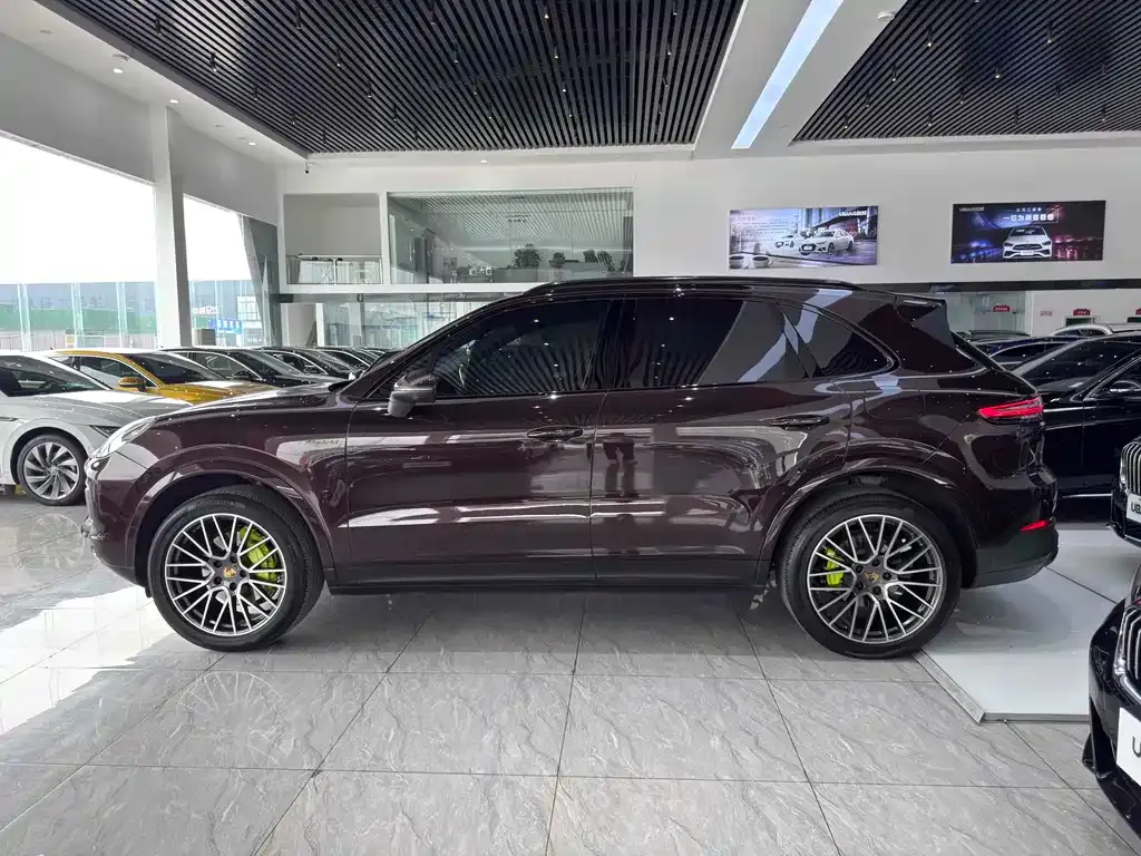Porsche Cayenne Hybrid — фото 7