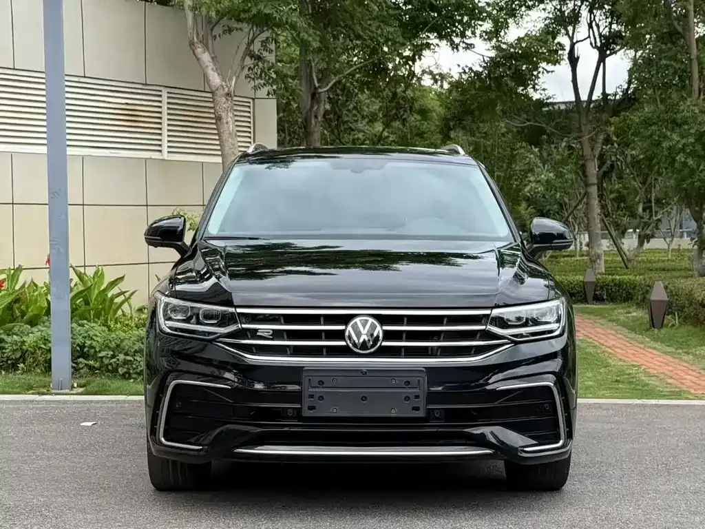 Volkswagen Tiguan L — фото 2