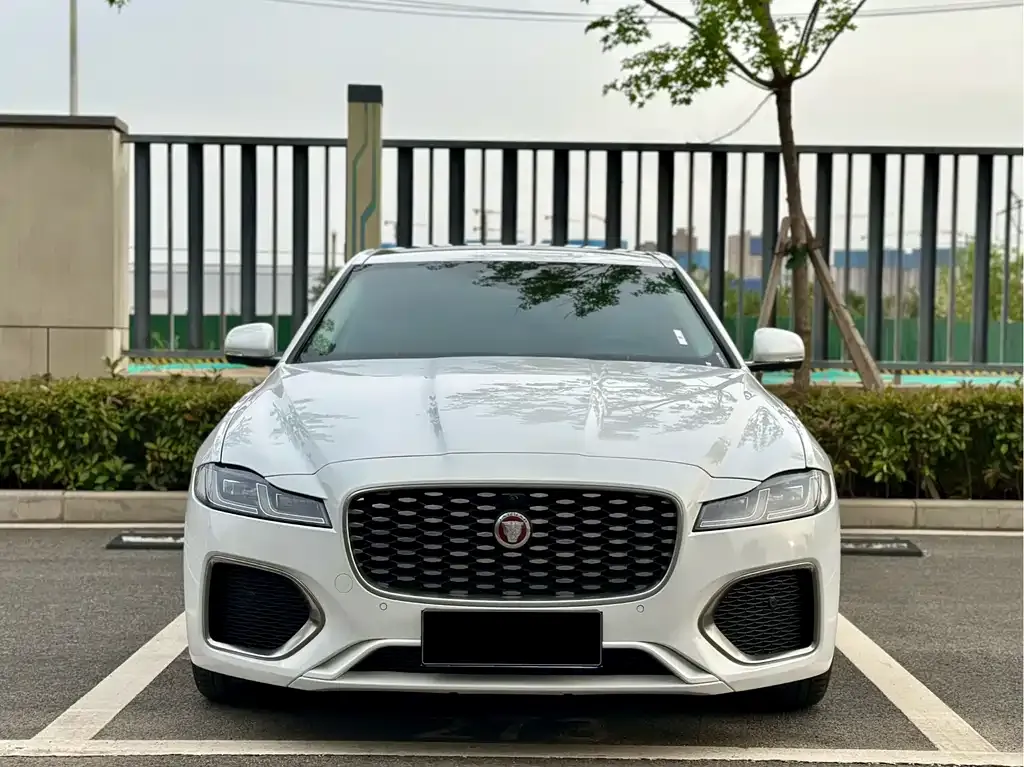 Jaguar XFL — фото 3