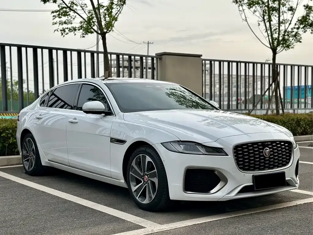 Jaguar XFL — фото 4