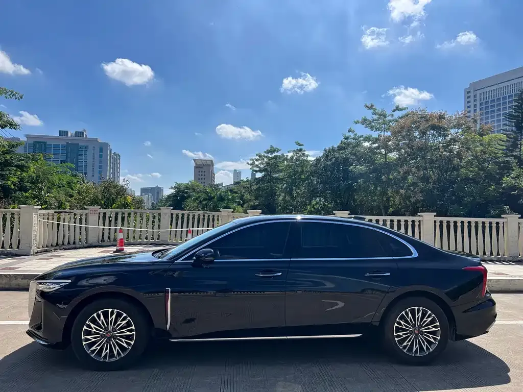 Hongqi H5 — фото 4
