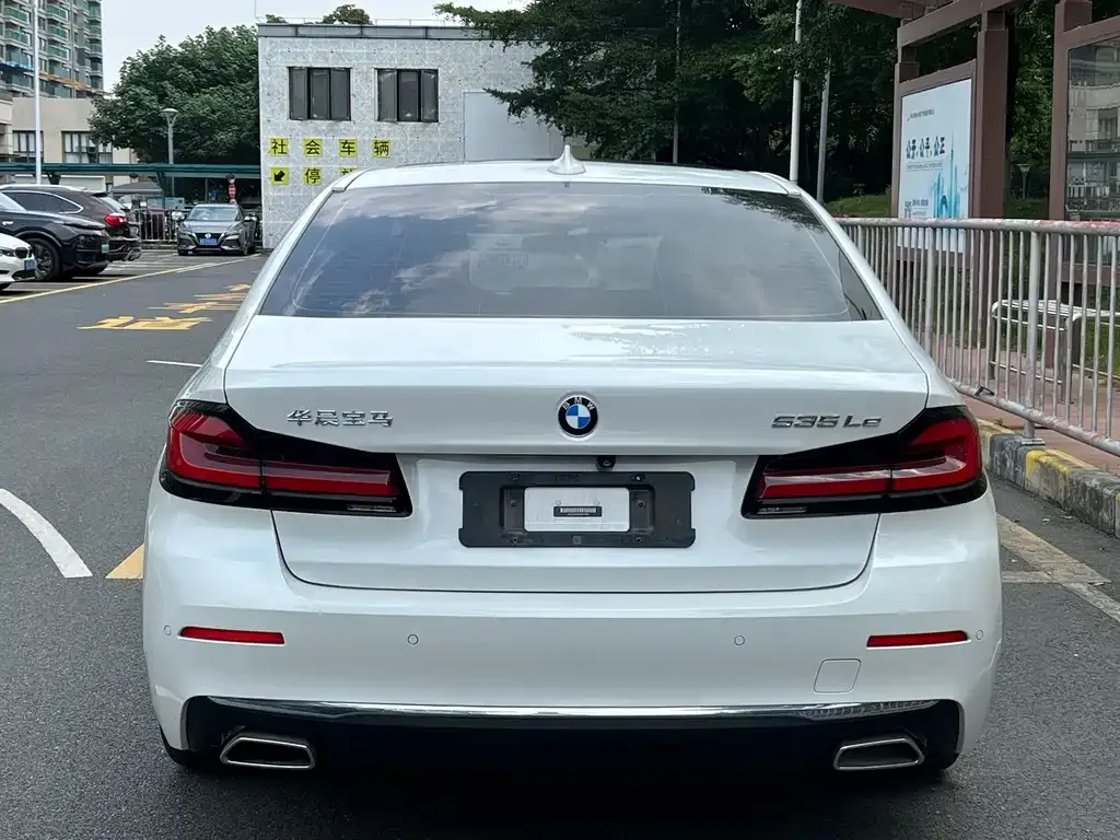 BMW 5 Series New Energy — фото 3