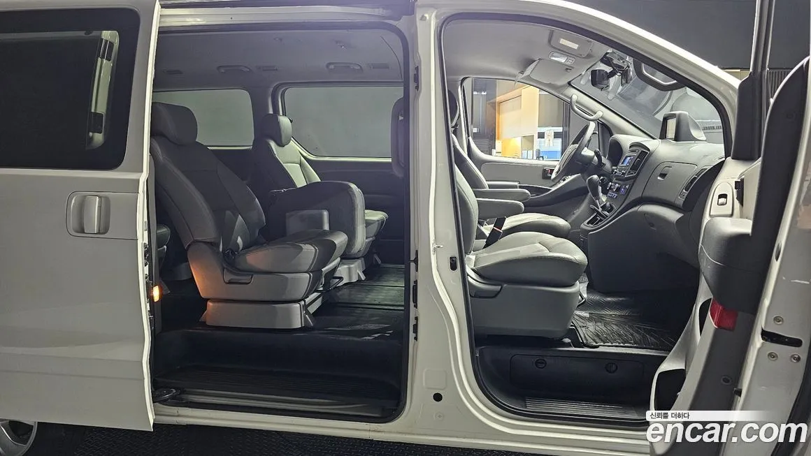 Hyundai Starex — фото 10