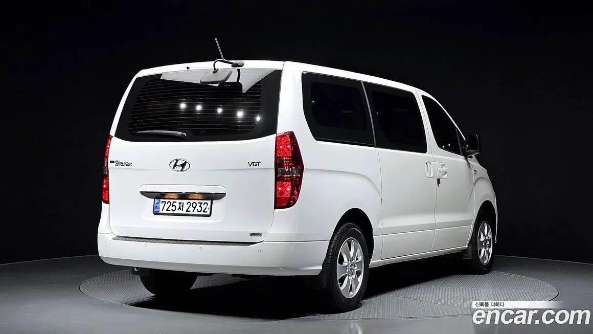 Hyundai Starex — фото 2
