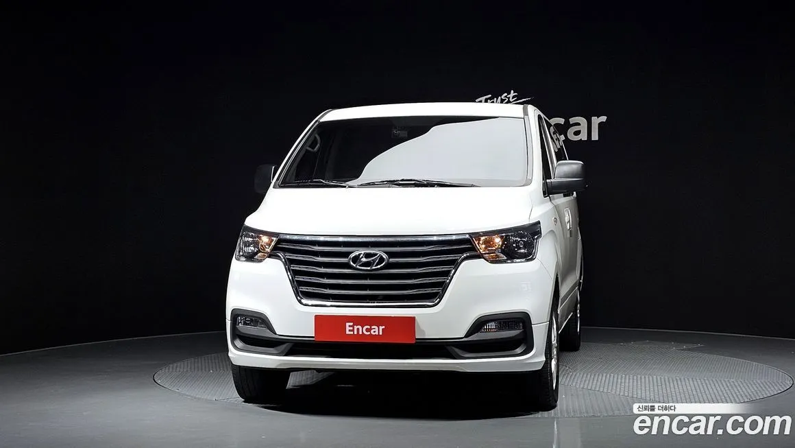 Hyundai Starex — фото 3