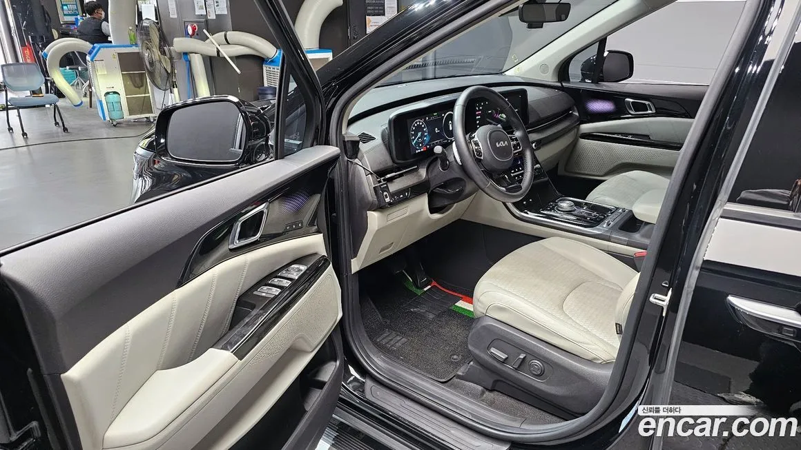 Kia Carnival — фото 10